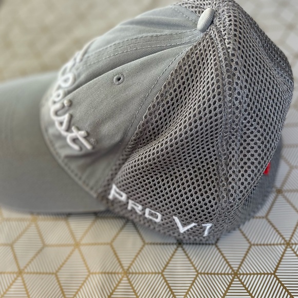 Titleist Sports Mesh hat. Never worn. - Picture 6 of 7